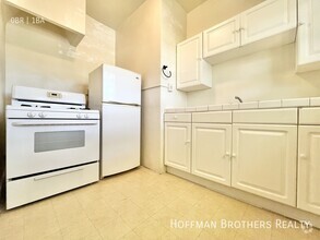 Building Photo - 534 S Coronado St