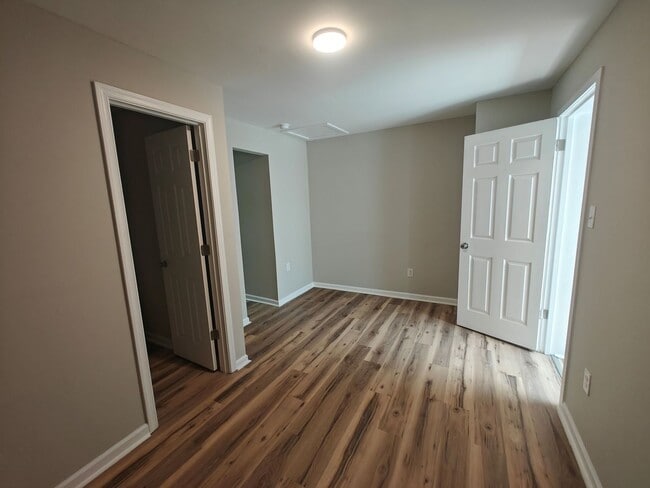 Building Photo - 2 bedroom home