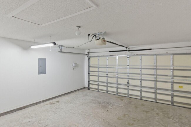 Building Photo - 122 Nivana Dr