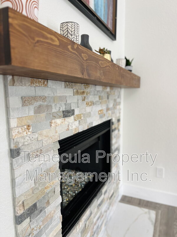 Building Photo - 40536 New Town Dr