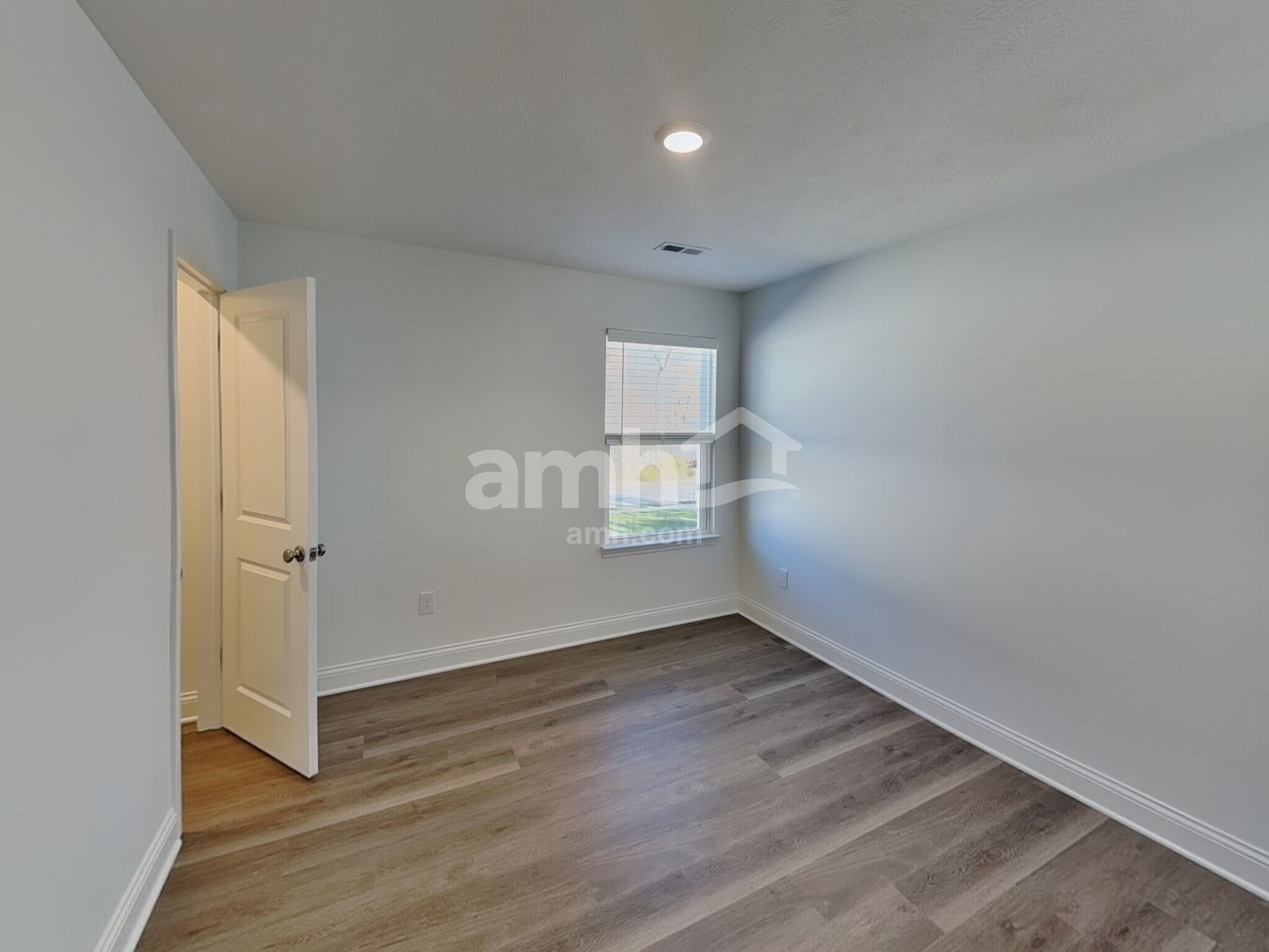 Building Photo - 1034 Heritage Blvd