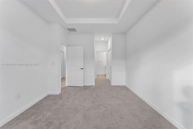 Building Photo - 2522 SE 27th Dr