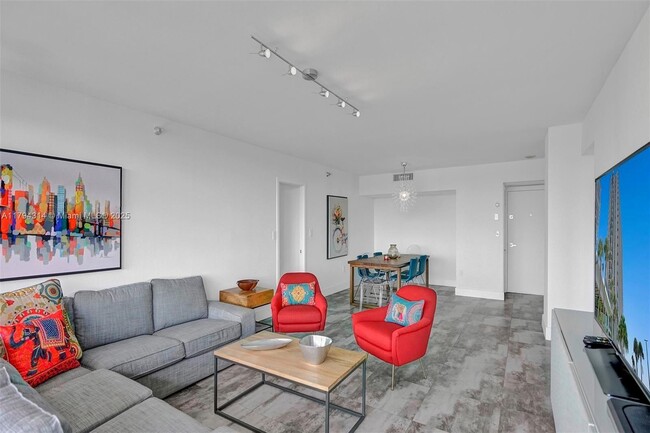 Building Photo - 20515 E Country Club Dr