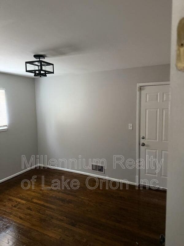 Building Photo - 321 W Princeton Ave