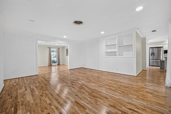 Building Photo - 5310 Indigo St