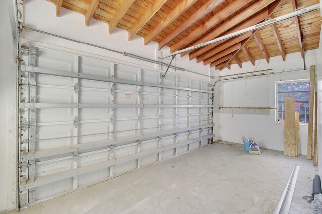 Building Photo - 1231 SW 32nd St