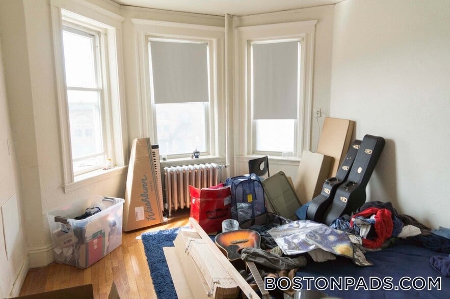 Building Photo - 1167 Boylston St