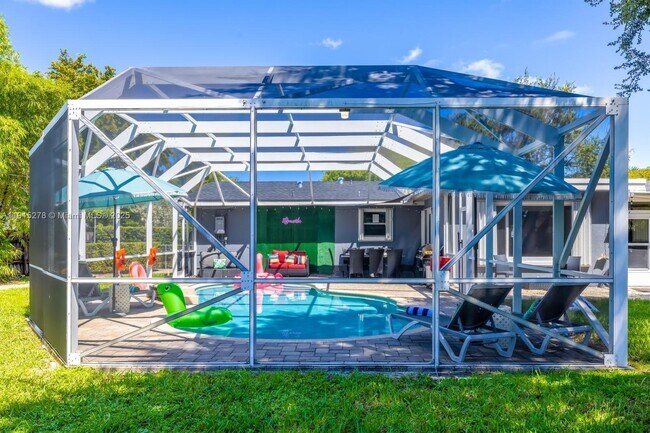 Building Photo - 312 N Luna Ct