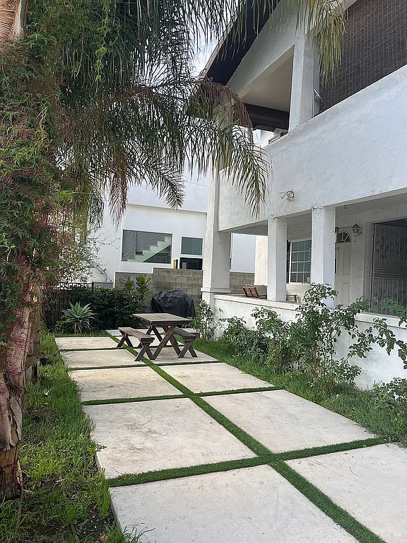 Gated front yard - 1631 1/2 Morton Ave