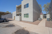 Building Photo - 2826 E Monte Cristo Ave