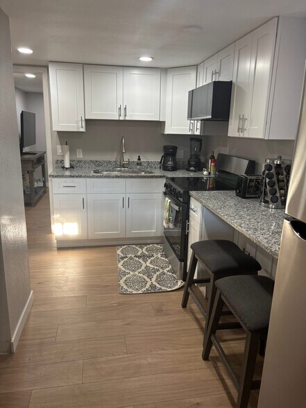 Primary Photo - 2220 Nome St