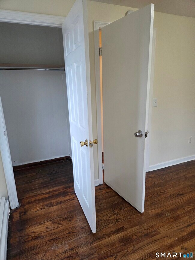 Building Photo - 3 Botsford St