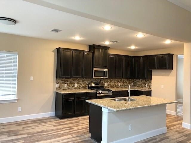 Building Photo - 8410 Willow Wds Ct