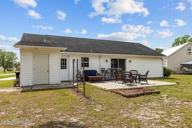 Building Photo - 177 Avis Dr