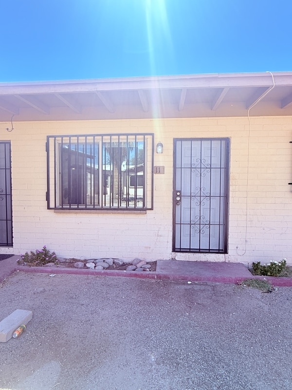Building Photo - 232 W Flores St