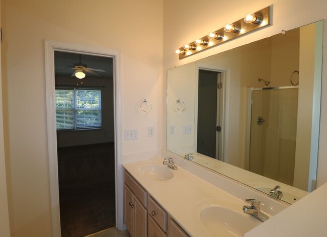 Building Photo - 136 Silver Creek Trail