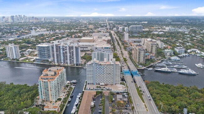 Building Photo - 2800 E Sunrise Blvd