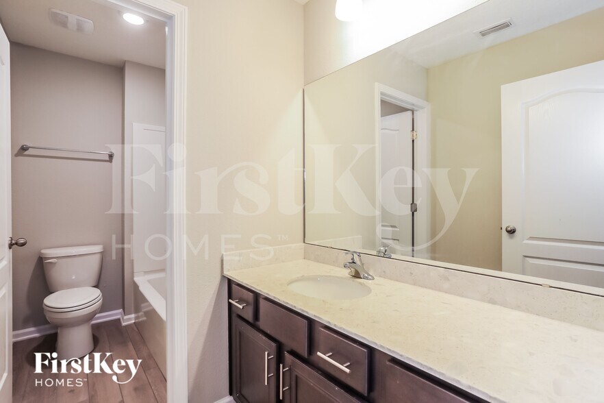 Building Photo - 3999 Heatherbrook Pl