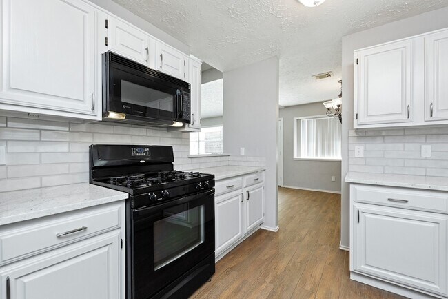 Building Photo - 1534 Vickery Dr