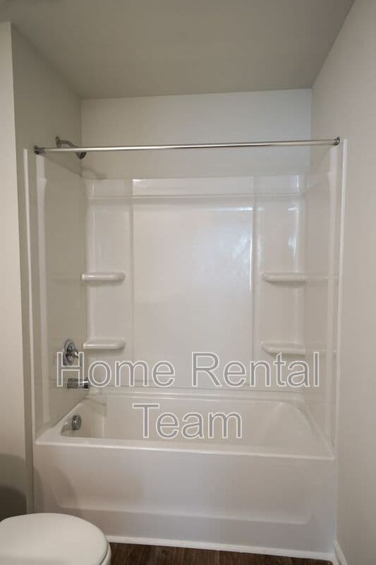 Building Photo - 139 Painted Lady Lp