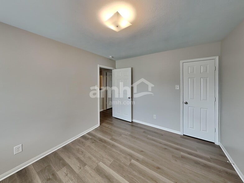 Building Photo - 13323 Ambrosa Dr