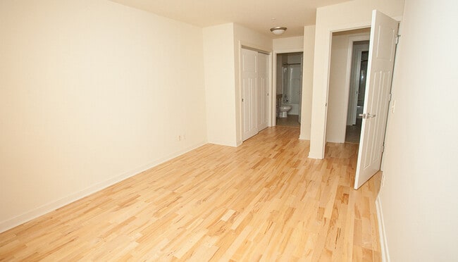 Building Photo - 242 E Water St