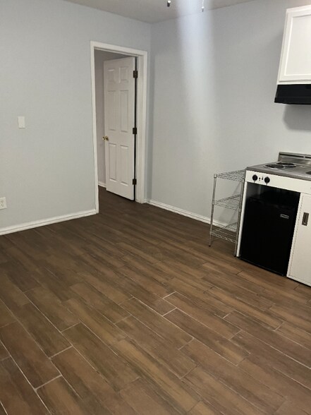 Building Photo - 9669 Stonehaven Dr