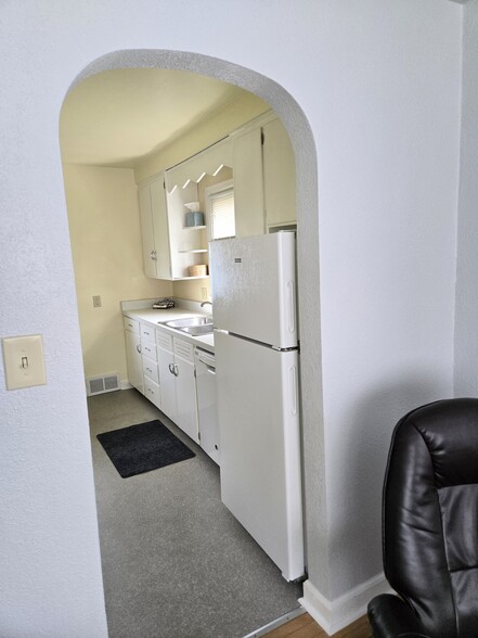 Kitchen - 920 Erie Ave