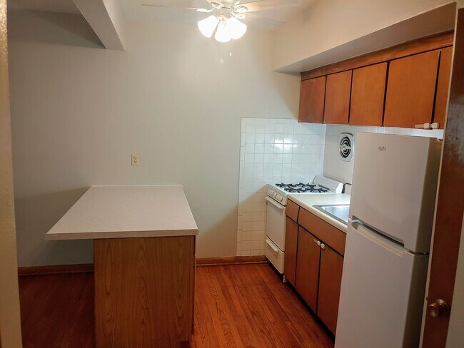 Building Photo - 1112 Knapp