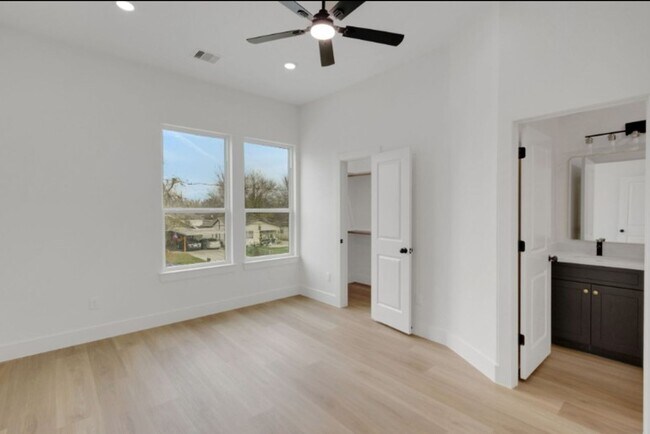 Building Photo - 7956 Bonaire St