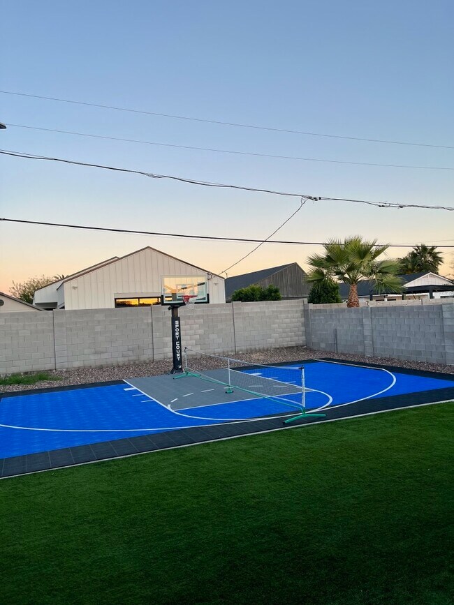 Basketball/Pickleball Sanctuary - 2329 N Mitchell St
