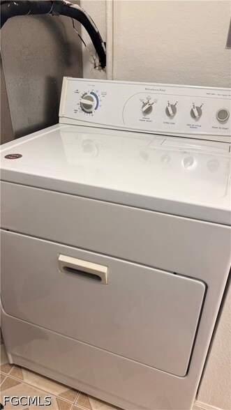 Building Photo - 6490 Aragon Way