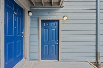 Building Photo - 8100 Seawall Blvd