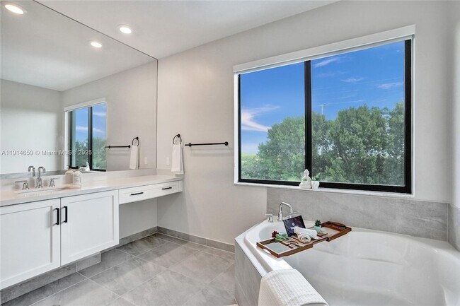 Building Photo - 10795 Oceano Wy