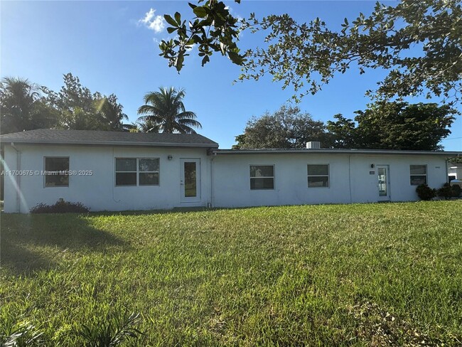 Primary Photo - 14428 NE 14th Ave