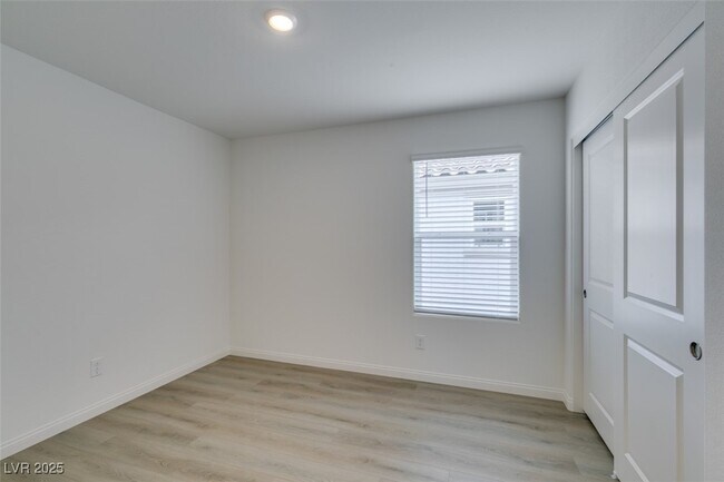 Building Photo - 9133 Vesey Ave