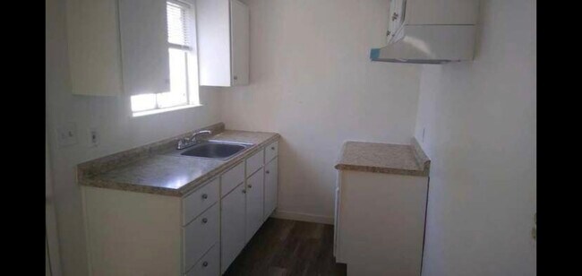 Building Photo - 3317 N Glenn Ave