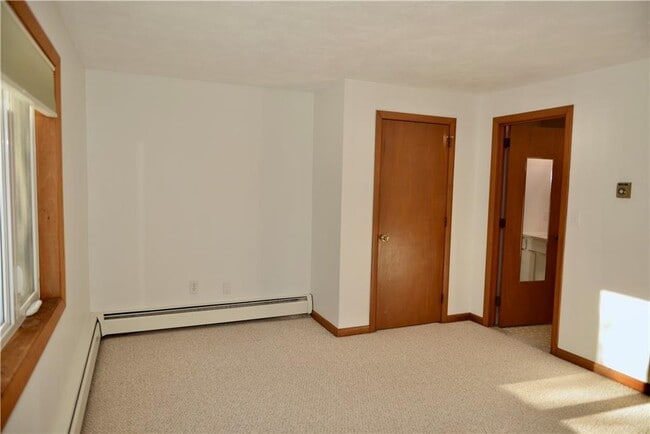 Building Photo - 76 Batcheller Ave