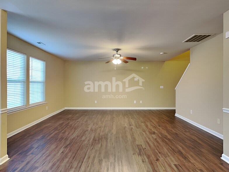 Building Photo - 5137 Brahman Dr