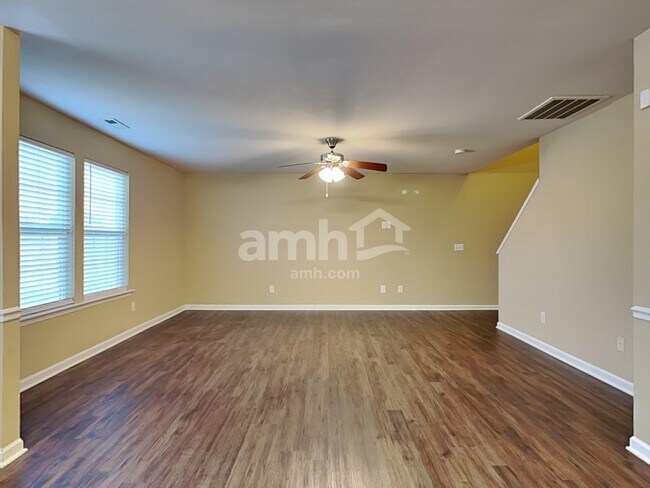 Building Photo - 5137 Brahman Dr