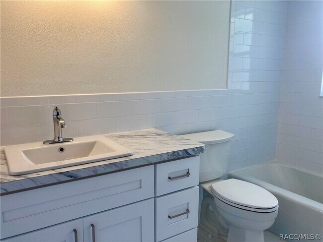 Building Photo - 11499 W Bayshore Dr