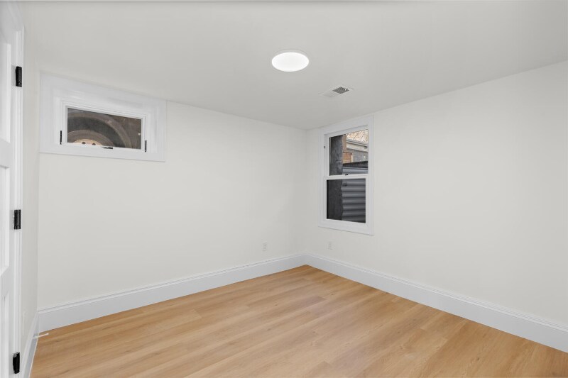 Building Photo - 817 29th St