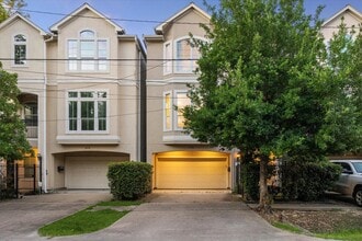 Building Photo - 5706 Blossom St