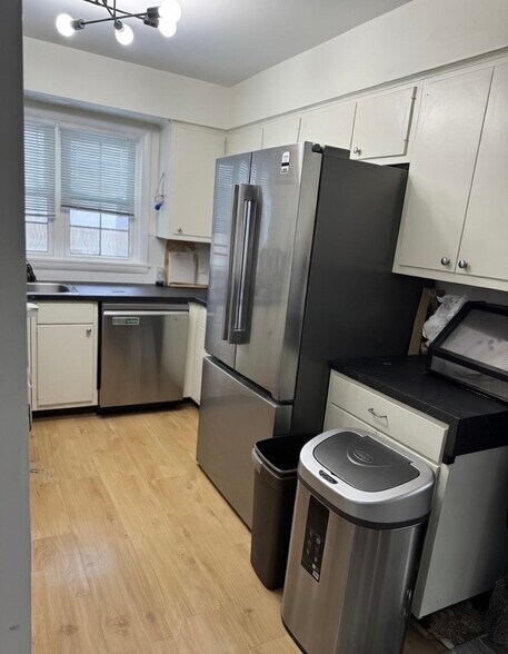 Building Photo - 1009 S Kinney Ave