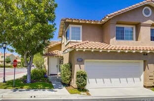 Building Photo - 2501 Avenita Alpera