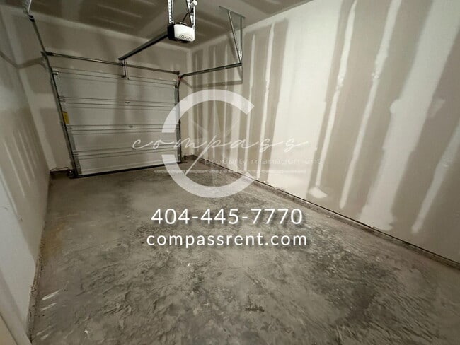 Building Photo - 401 Kings Cross Wy