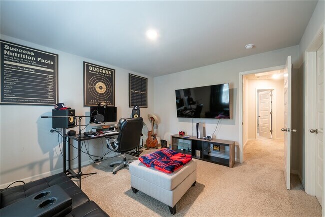 Building Photo - 2514 Piering Dr