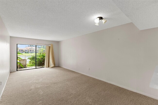 Building Photo - 5200 NW 31st Ave