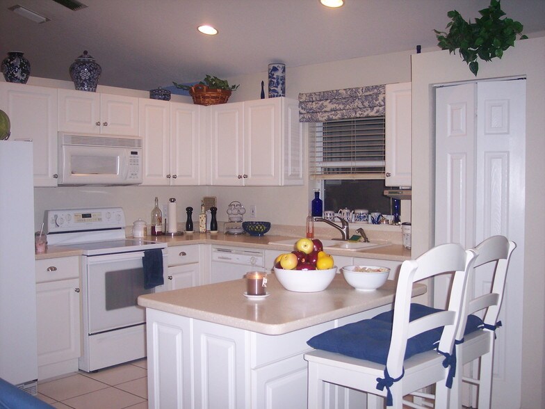 Kitchen - 3694 Miramontes Cir