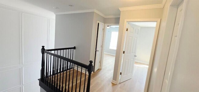 Building Photo - 3595 Deep Cove Dr